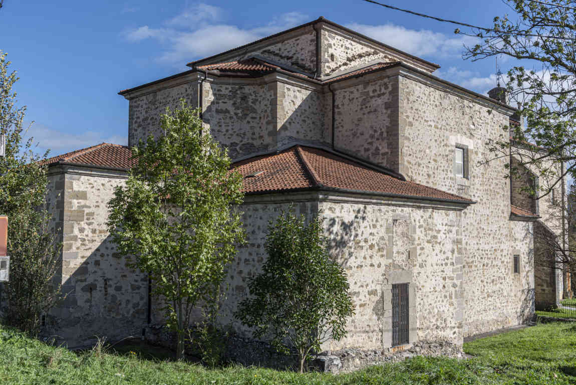 Vizcaya - Orduña 24 - santuario de Nuestra Señora de la Antigua.jpg